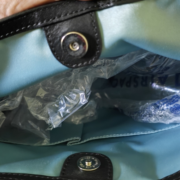 Coach Leather Black Purse Gorgeous! - Picture 4 of 10